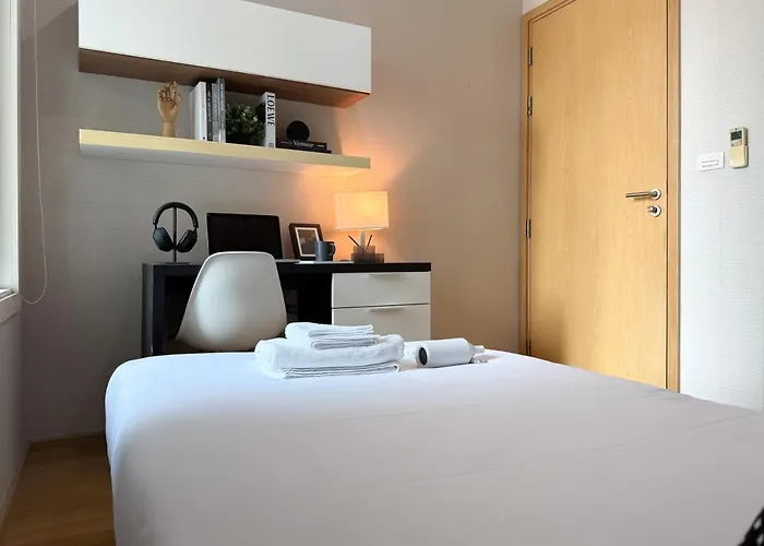 Roomy Modern 2br - Ultra Fast Wifi - Bts Phrom Phong Apartment *