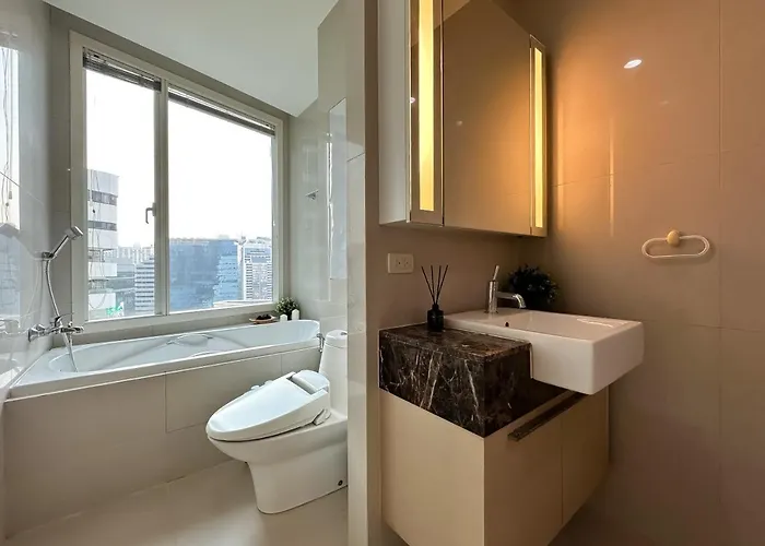 Apartment Roomy Modern 2br - Ultra Fast Wifi - Bts Phrom Phong *