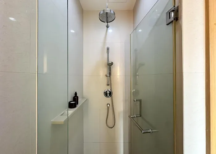 Roomy Modern 2br - Ultra Fast Wifi - Bts Phrom Phong Apartment