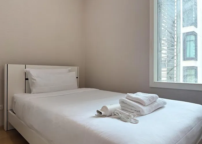 Roomy Modern 2br - Ultra Fast Wifi - Bts Phrom Phong Apartment *