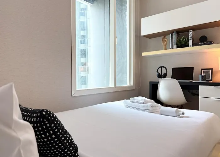 Apartment Roomy Modern 2br - Ultra Fast Wifi - Bts Phrom Phong *