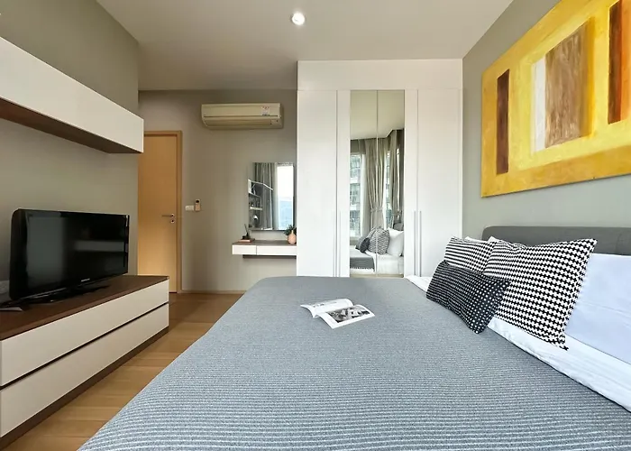 Roomy Modern 2br - Ultra Fast Wifi - Bts Phrom Phong Bangkok