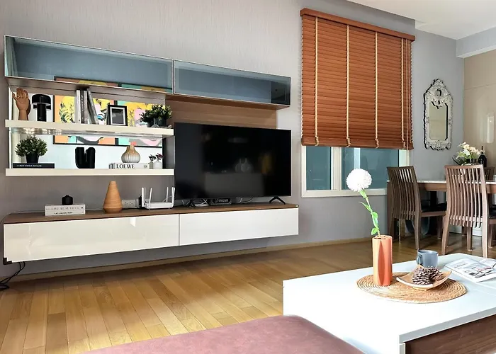 Roomy Modern 2br - Ultra Fast Wifi - Bts Phrom Phong Apartment Bangkok