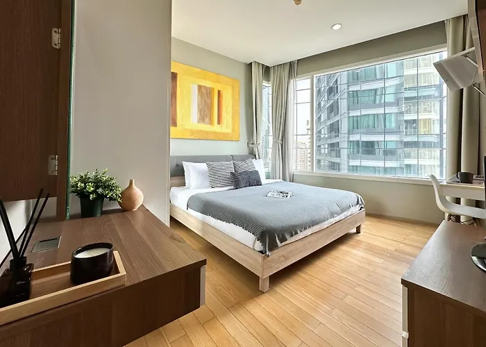 Roomy Modern 2br - Ultra Fast Wifi - Bts Phrom Phong Apartment