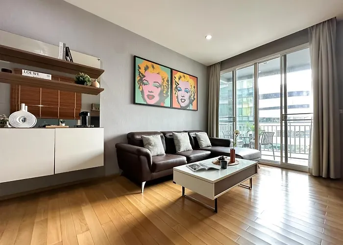 Apartment Roomy Modern 2br - Ultra Fast Wifi - Bts Phrom Phong